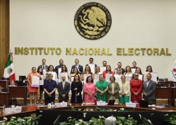 Entrega INE constancias a candidaturas electas para los cargos de magistraturas de Circuito y juezas de Distrito