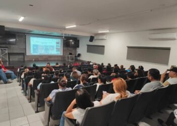 Concluyen 1300 personas primera etapa de escuela para madres y padres del Conalep