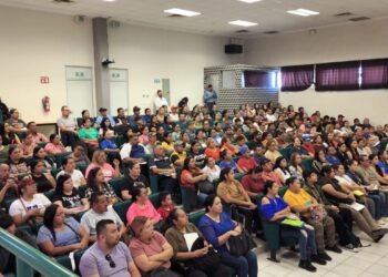 Participan más 1300 personas en taller para madres y padres de familia del Conalep