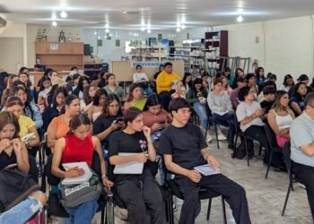 Capacita Escuela de Trabajo Social a estudiantes de nuevo ingreso, clave para el desarrollo académico