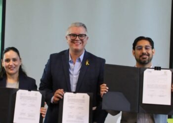 Firma Universidad Politécnica convenio con IMPAS y SIPPINA para atender salud mental de estudiantes