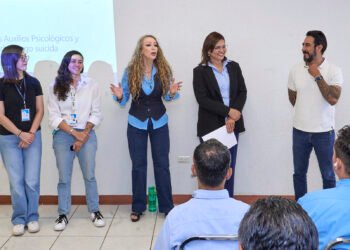 Capacitan a personal de SEECH para la prevención del suicidio, imparten plática especial