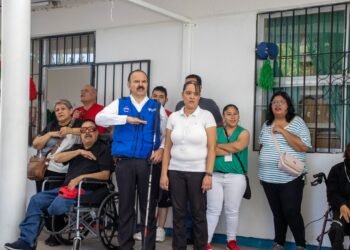 Usuarios de la Escuela de Artes y Oficios conmemoran la Independencia de México