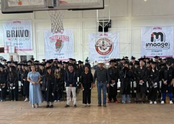 Reconoce Estado a 712 estudiantes de excelencia de la región de Casas Grandes