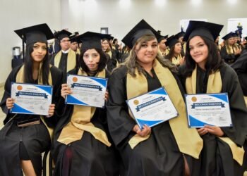 Culminan sus estudios 63 trabajadores de la empresa Commscope en Ciudad Juárez