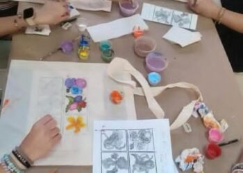 Estudiante de la UACH impulsa talleres artísticos en apoyo a las mujeres