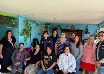 Inicia Lupita Borruel curso de pastelería de ICATECH en Casa de Enlace de la colonia CDP