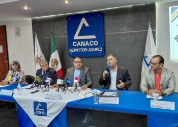 Se unen Ichea y Canaco para combatir el rezago educativo, firman convenio