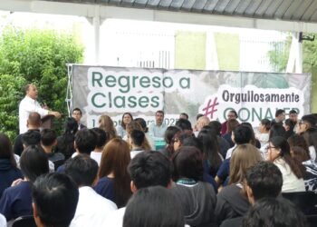 Inicia nuevo ciclo escolar en planteles del Conalep, encabezan autoridades el arranque