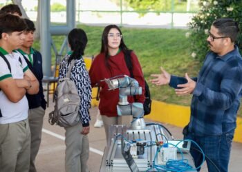 Asisten más de 500 estudiantes de preparatoria a  Jornada Académica STEM en la UTCH Sur