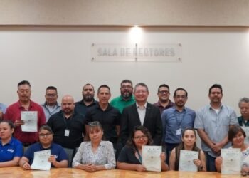 Capacitan a 36 docentes de la UTCJ en Semiconductores, terminó diplomado de 120 horas