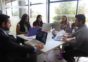 Destacan docentes de la UTCH en Congreso Internacional sobre innovaciones en docencia e investigación