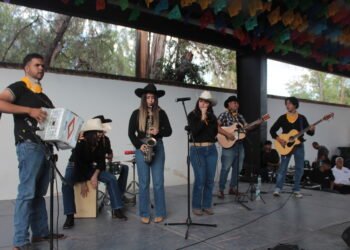 Demuestran estudiantes de la Ibycenech su talento artístico en Festival Nacional del Normalismo Calpulli