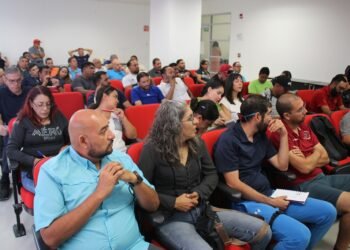 Capacitan a docentes de Educación Física sobre actualización de pruebas en atletismo