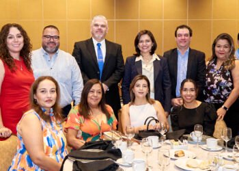 Entregan estímulos por antigüedad a Personal de Apoyo y Asistencia del Subsistema Federalizado