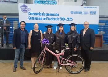 Reconocen excelencia académica de más de mil 400 estudiantes de la región de Cuauhtémoc