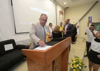 Firma Rector de la UACH y Secretario de Salud la iniciativa EnLLAzados