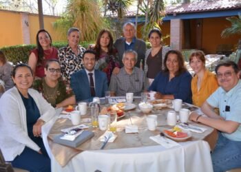 Celebra la Facultad de Medicina y Ciencias Biomédicas el tradicional Desayuno del Día del Médico