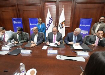 UACH y Función Pública firman convenio para becar a empleados estatales