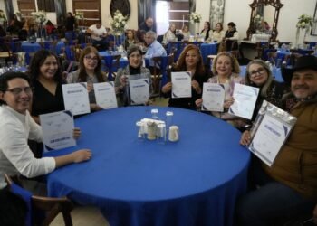 Entregan estímulos a personal de apoyo y asistencia a la educación del subsistema federal en Juárez