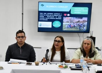 Directivos de planteles del Conalep exponen  proyectos al titular de la SEyD