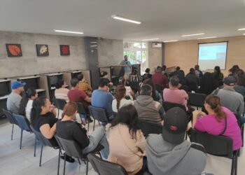 Reúne Conalep a más de 450 personas en taller Escuela para Padres