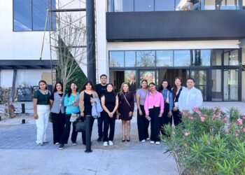 Conocen estudiantes de la UTPN gestión y organización  de complejo inmobiliario