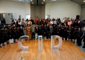 Concluyen su Maestría 27 estudiantes del Centro de Investigación y Docencia en Juárez