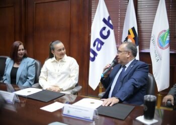 Firman UACH y la Universidad Simón Bolívar de Colombia convenio