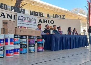 Entrega SEyD material de construcción a 18 escuelas de Jiménez