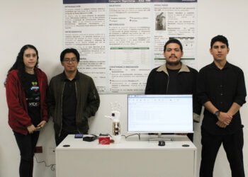 Desarrollan estudiantes de la UT Paso del Norte  robot para enseñar lengua de señas mexicana