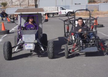 Realizan carrera demostrativa de carros solares en la Universidad Politécnica de Chihuahua