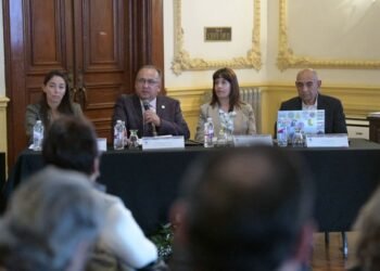 Presentan en la UACH el libro «Quinta Gameros: Crisol de Luz»   