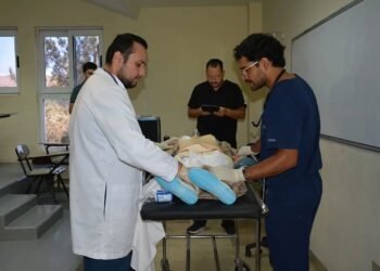 Entre información y desinformación: FMyCB-UACH llama a confiar en la ciencia y en la consulta médica