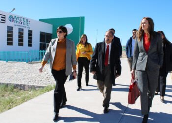 Visita cónsul de Canadá las instalaciones de la UT Paso del Norte en gira de trabajo