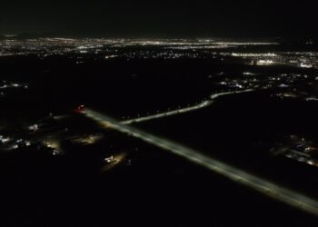 Invierten en energía solar para iluminar en Aquiles Serdán, entregan obra en acceso importante