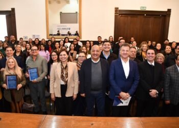 Reconocen a planteles escolares que participaron en los programas INICIA y EDUCA