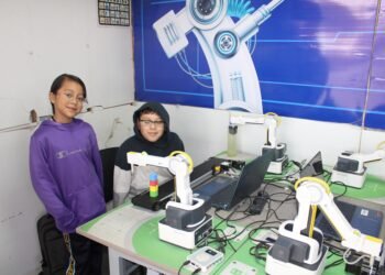 Participan estudiantes de la primaria Rosario Castellanos en la ruta de la ciencia