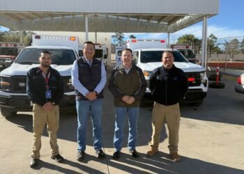 Entregó gobernadora Maru Campos ambulancias equipadas a municipio de Guachochi
