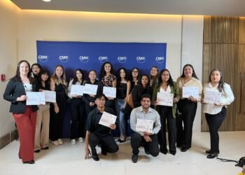 Participan estudiantes de la UTCH Sur en Congreso de Comercio Internacional