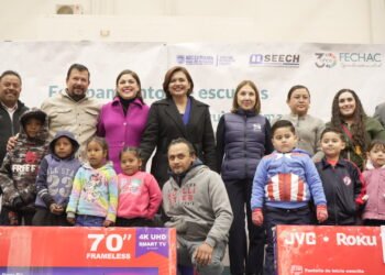 Entregan apoyos para equipamiento e infraestructura a 79 escuelas de la región centro-sur