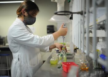 «Química verde», un reto ambiental, industrial y social: investigador de la UACH