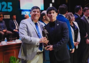 Recibe alumno de la UACH premio Teporaca en karate