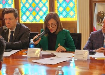 Presenta Isela Martínez exhorto para que el Ayuntamiento respalde iniciativa sobre el pago de predial del Aeropuerto