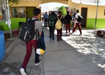 Regresan a clases este lunes 661 mil 335 estudiantes de Educación Básica