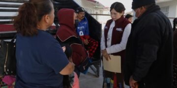 Diputada Jael Argüelles entrega 100 lentes a vecinos de la colonia Toribio Ortega