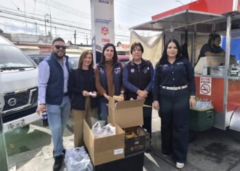 Regidores del PAN se solidarizan con familias de pacientes del Morelos y reparten alimentos