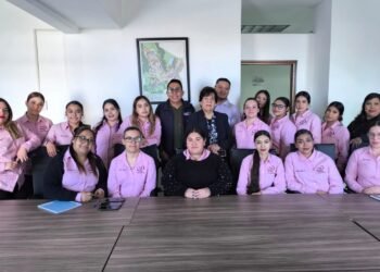 Se reúne Lupita Borruel con estudiantes de Trabajo Social para dar a conocer programas municipales