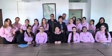 Se reúne Lupita Borruel con estudiantes de Trabajo Social para dar a conocer programas municipales