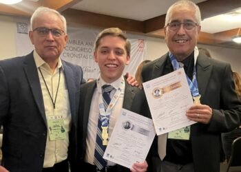 Recibe Efrén Rodríguez el premio “Fray Nano” y Mauricio Rodríguez el premio “Ángel Fernández”